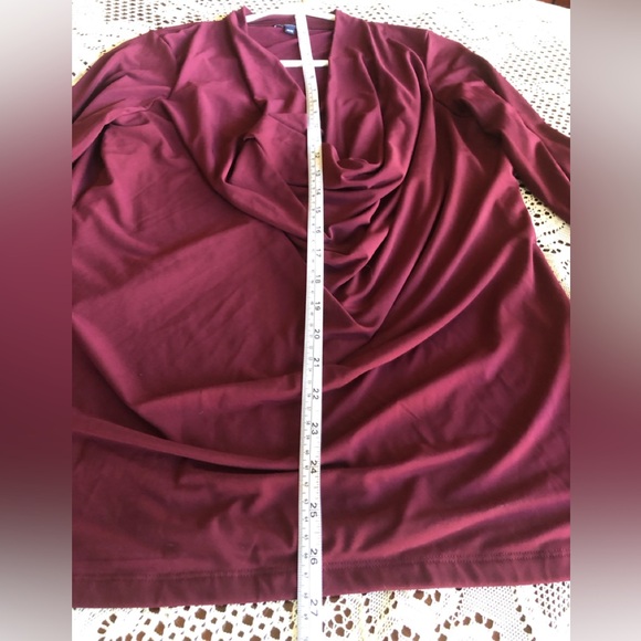 Reitman’s burgundy Medium top - Picture 4 of 4